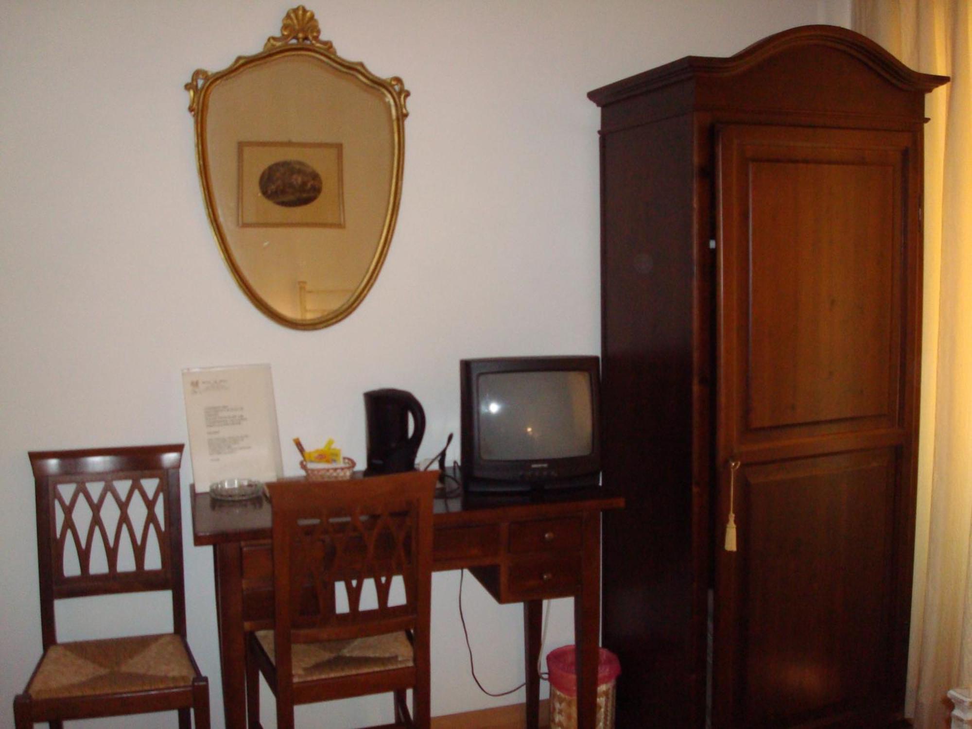 Albergo La Sfinge Chiusi Ngoại thất bức ảnh